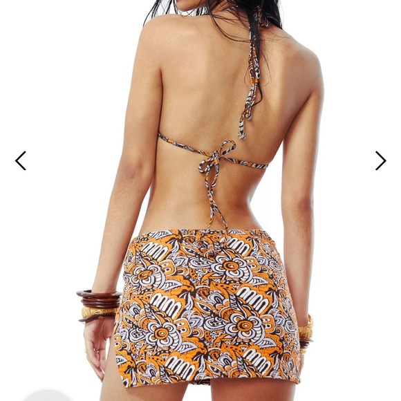 Selling set. Top:UK 6 women’s. Bikini bottom: UK 8 women’s. Skirt is a large. - Picture 6 of 7